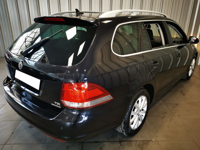 Photo 6 de l'offre de VOLKSWAGEN GOLF V SW 1.6 TDI 105CH BLUEMOTION FAP CONFORTLINE à 7490€ chez Auto VEC