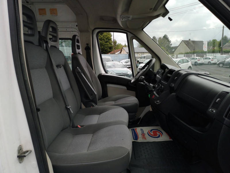 Photo 8 de l'offre de PEUGEOT BOXER FG 335 L2H2 HDI120 CFT à 12490€ chez Auto VEC