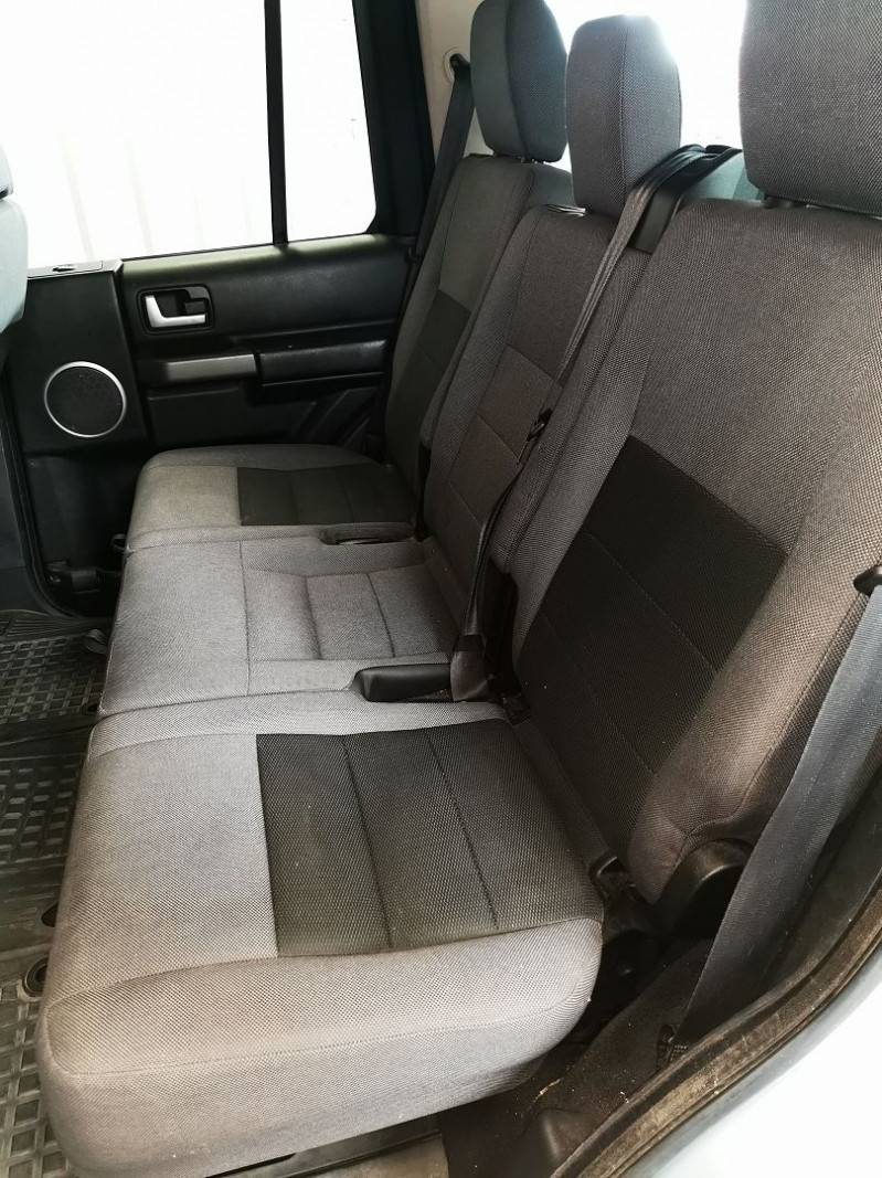Photo 13 de l'offre de LAND-ROVER DISCOVERY TDV6 SE SEVEN à 14990€ chez Auto VEC