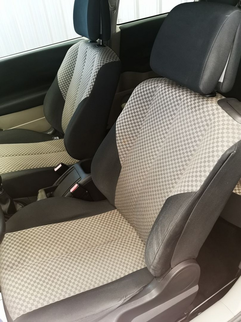 Photo 11 de l'offre de RENAULT MEGANE II COUPE 1.9 DCI 120CH PACK AUTHENTIQUE à 6490€ chez Auto VEC