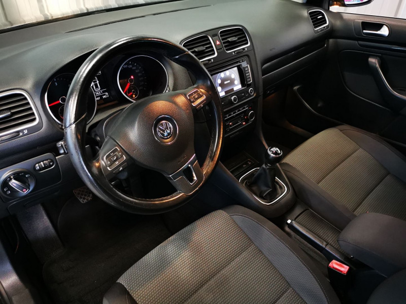 Photo 10 de l'offre de VOLKSWAGEN GOLF V SW 1.6 TDI 105CH BLUEMOTION FAP CONFORTLINE à 7490€ chez Auto VEC