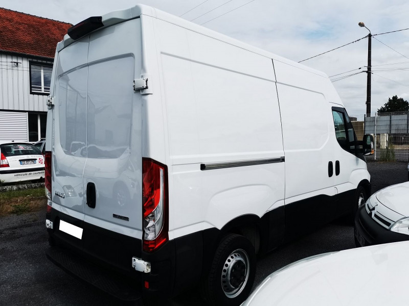 Photo 6 de l'offre de IVECO DAILY 35S FG 35S14V13 à 22490€ chez Auto VEC