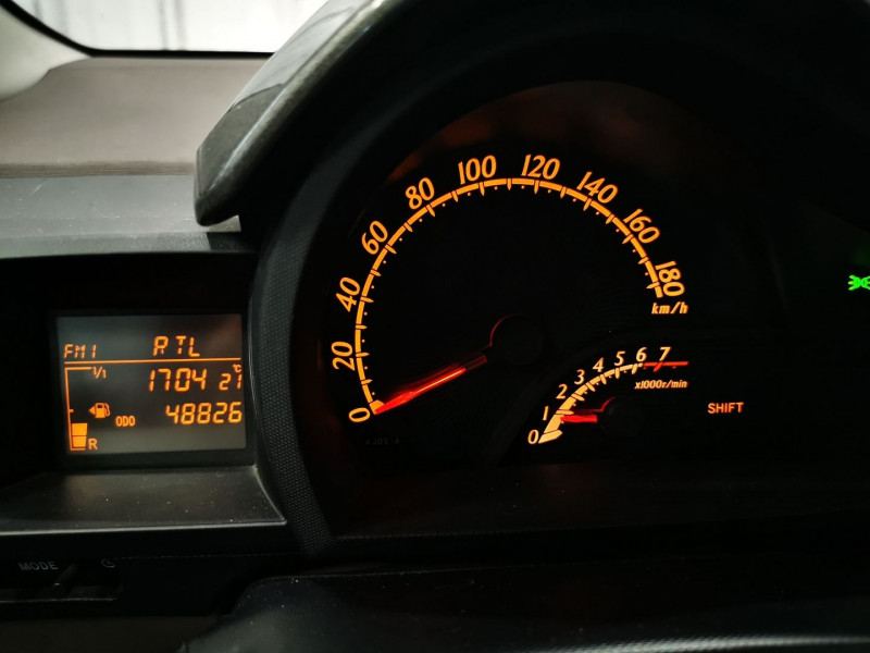 Photo 11 de l'offre de TOYOTA IQ 68 VVT-I IQ à 6990€ chez Auto VEC
