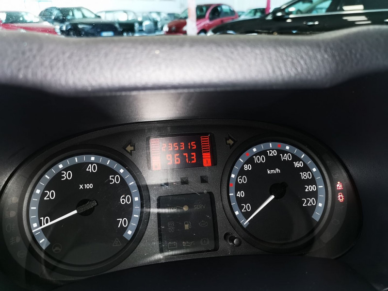 Photo 10 de l'offre de RENAULT CLIO II 1.5 DCI 65CH CAMPUS 5P à 1990€ chez Auto VEC
