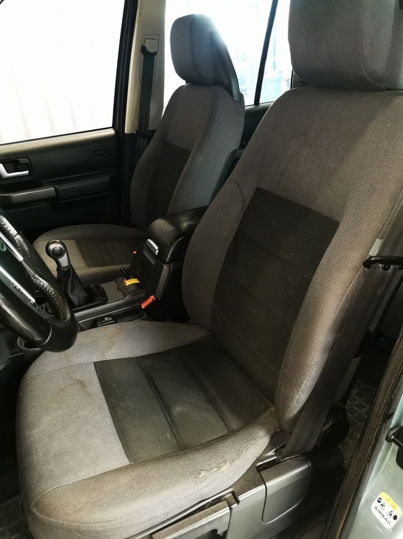 Photo 12 de l'offre de LAND-ROVER DISCOVERY TDV6 SE SEVEN à 14990€ chez Auto VEC
