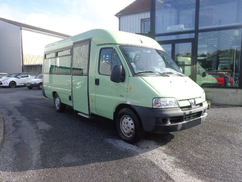 Photo 2 de l'offre de PEUGEOT BOXER MINIBUS HDI à 8990€ chez Auto VEC