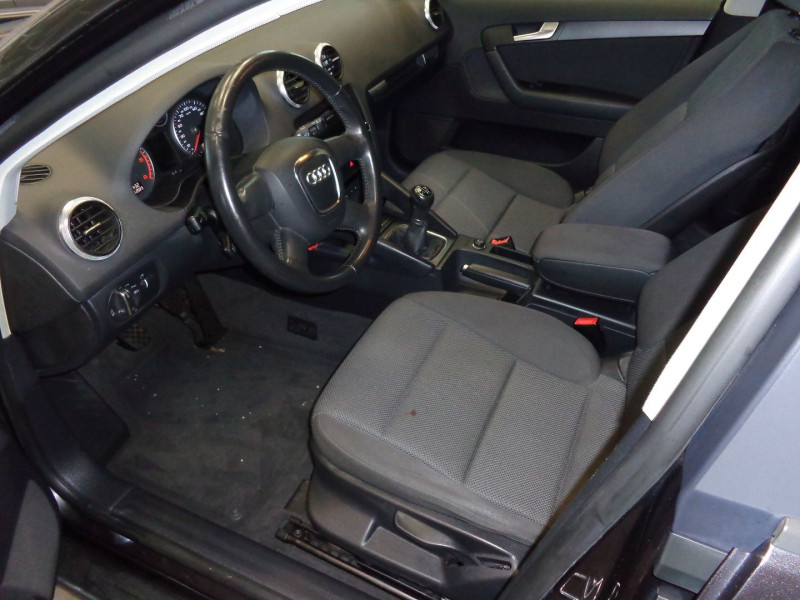 Photo 5 de l'offre de AUDI A3 SPORTBACK 1.6 TDI 105CH DPF START/STOP AMBIENTE à 10990€ chez Auto VEC