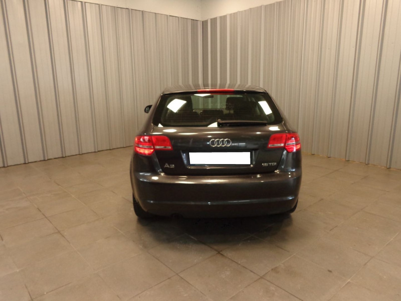 Photo 17 de l'offre de AUDI A3 SPORTBACK 1.6 TDI 105CH DPF START/STOP AMBIENTE à 10990€ chez Auto VEC