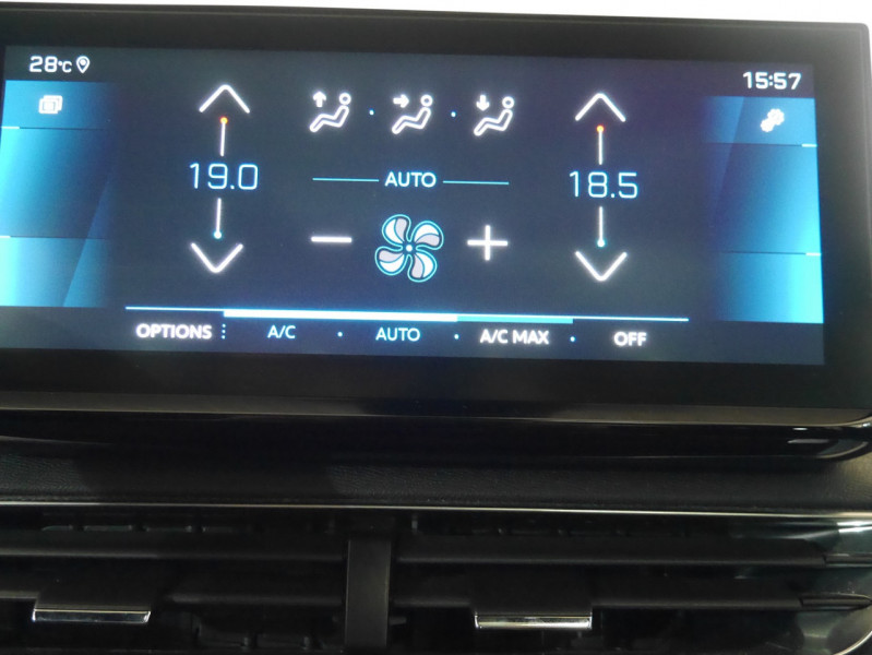 Photo 9 de l'offre de PEUGEOT 3008 1.2 PURETECH 130CH S&S GT à 33590€ chez Automobiles 25