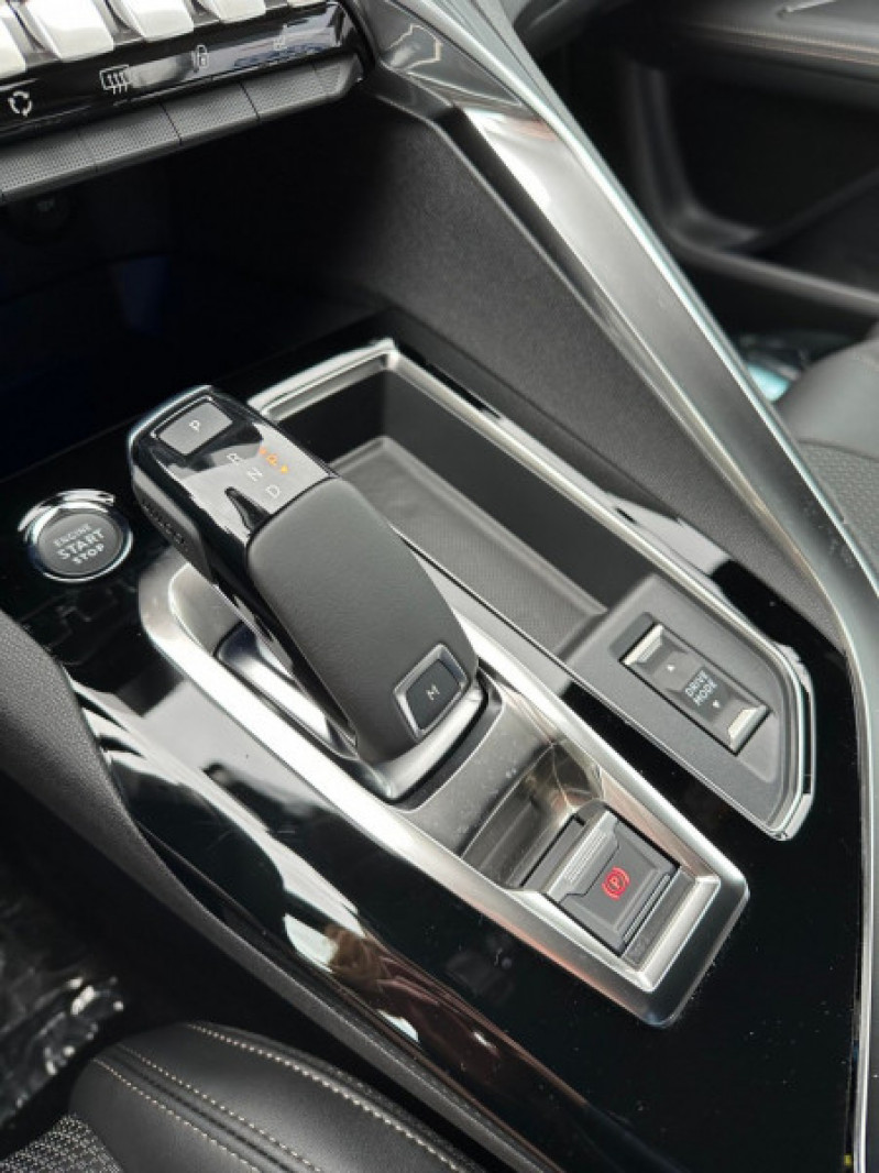 Photo 8 de l'offre de PEUGEOT 3008 1.5 BLUEHDI 130CH S&S GT EAT8 - 21 % à 37195€ chez Automobiles 25