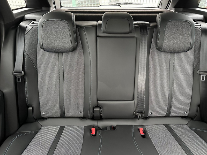 Photo 5 de l'offre de PEUGEOT 3008 HYBRID 225CH ALLURE PACK E-EAT8 - 24 % à 38195€ chez Automobiles 25