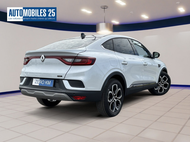 Photo 2 de l'offre de RENAULT ARKANA 1.6 E-TECH HYBRIDE 145CH TECHNO -22 - 13 % à 32195€ chez Automobiles 25