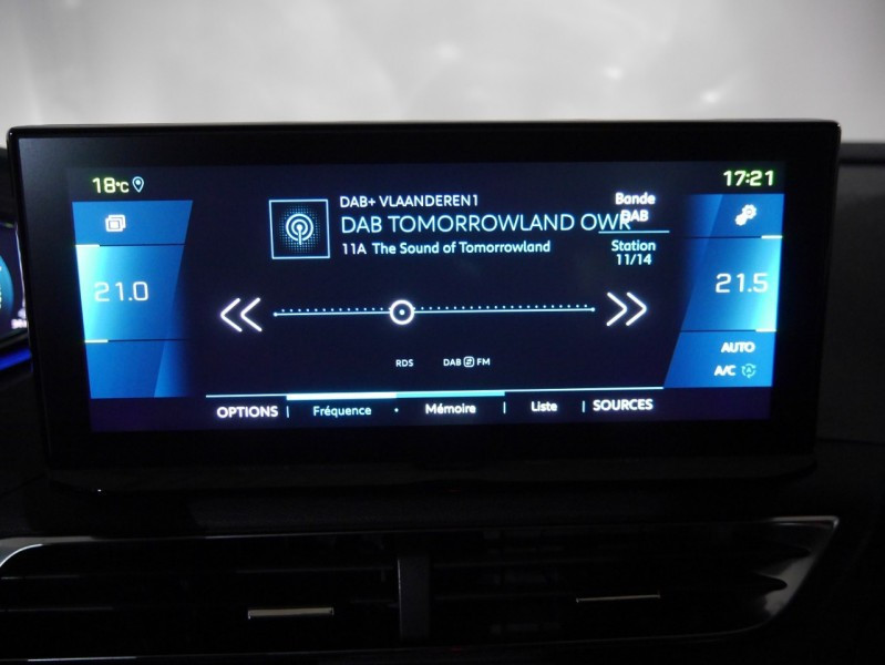 Photo 12 de l'offre de PEUGEOT 3008 HYBRID 225CH ALLURE PACK E-EAT8 - 24 % à 38195€ chez Automobiles 25