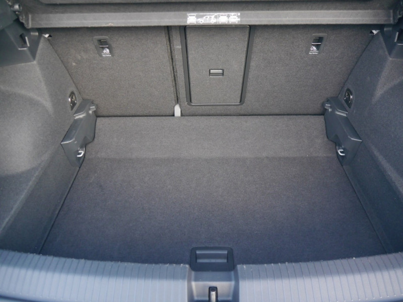 Photo 26 de l'offre de VOLKSWAGEN T-ROC 1.5 TSI EVO 150CH LOUNGE DSG7 S&S à 31790€ chez Automobiles 25