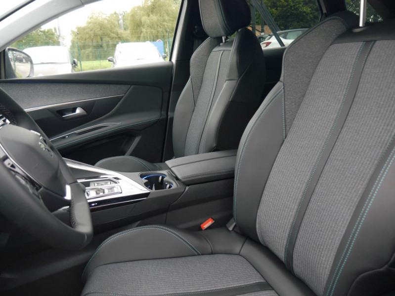 Photo 4 de l'offre de PEUGEOT 3008 HYBRID 225CH ALLURE PACK E-EAT8 - 30 % à 35195€ chez Automobiles 25