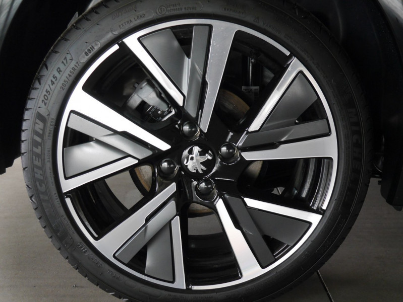 Photo 25 de l'offre de PEUGEOT 208 1.2 PURETECH 100CH S&S GT EAT8 - 23 % à 22695€ chez Automobiles 25