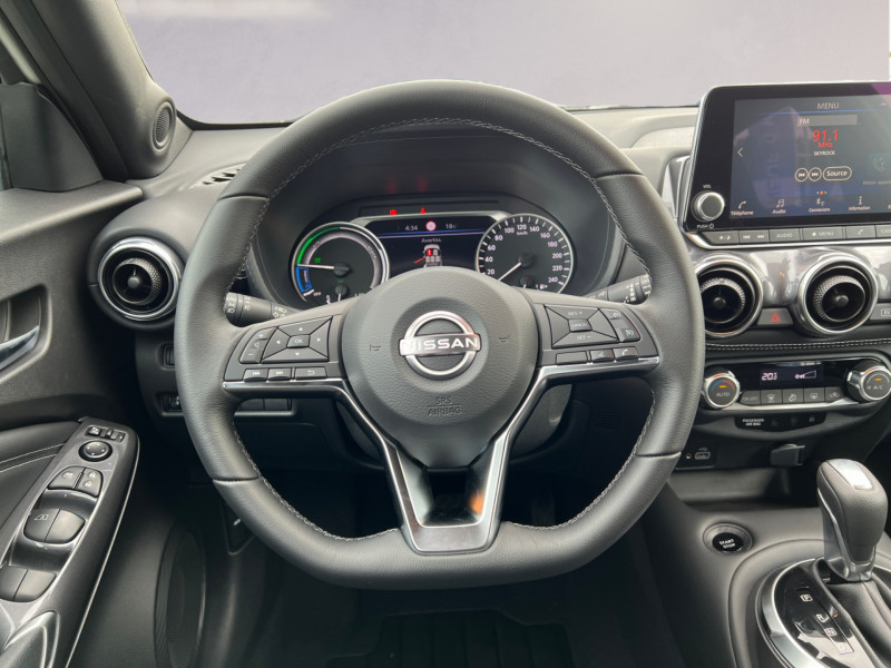 Photo 6 de l'offre de NISSAN JUKE 1.6 HYBRID 143CH N-DESIGN 2023 - 24 % à 26395€ chez Automobiles 25