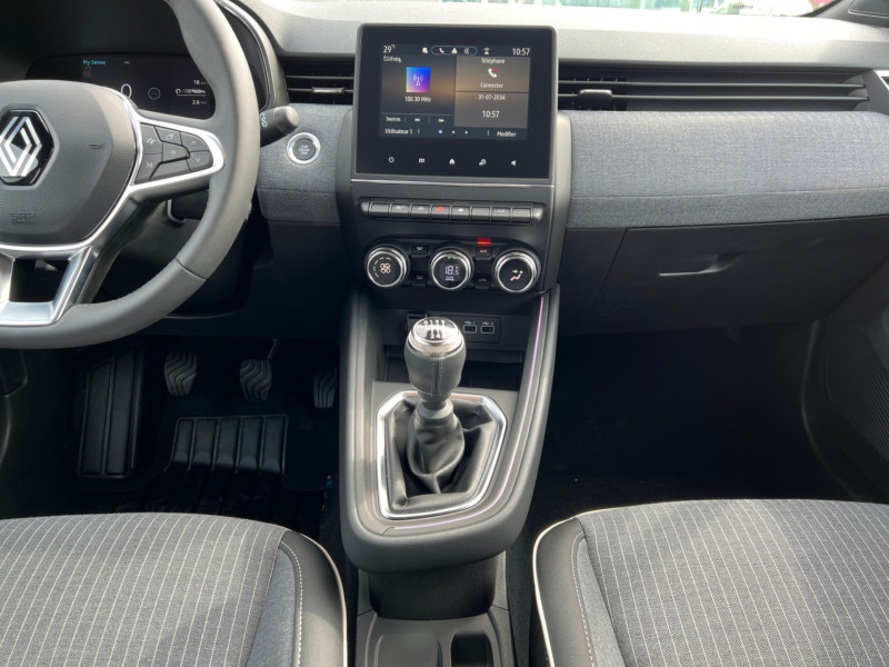 Photo 9 de l'offre de RENAULT CLIO V 1.0 TCE 90CH TECHNO - 24 - 21 % à 18695€ chez Automobiles 25