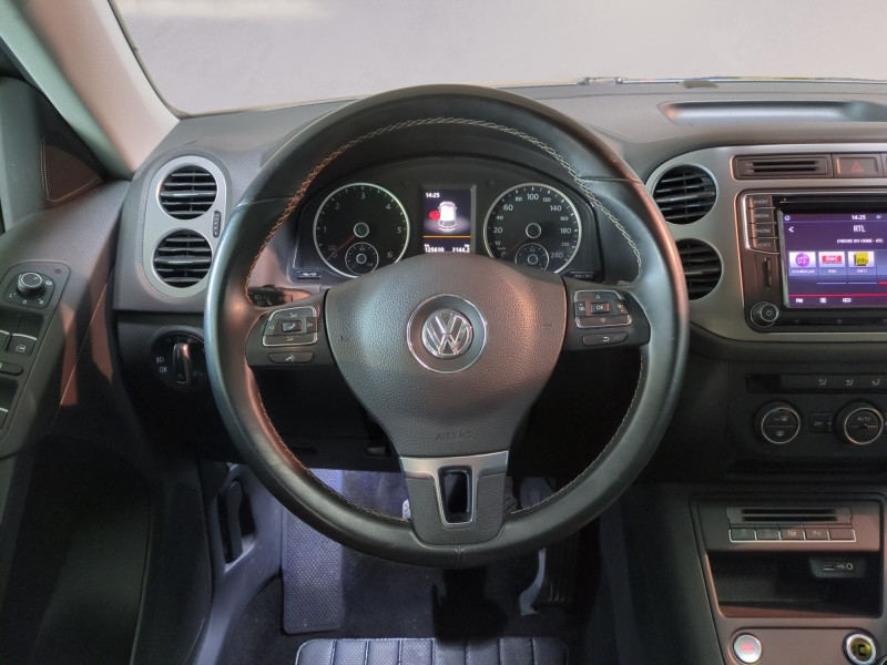 Photo 6 de l'offre de VOLKSWAGEN TIGUAN 2.0 TDI 110CH BLUEMOTION TECHNOLOGY FAP MATCH à 13490€ chez Automobiles 25