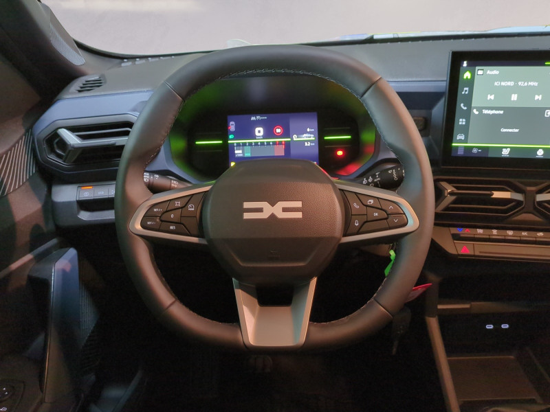 Photo 6 de l'offre de DACIA DUSTER 1.2 TCE 130CH EXPRESSION 4X2 - 3 % à 23499€ chez Automobiles 25