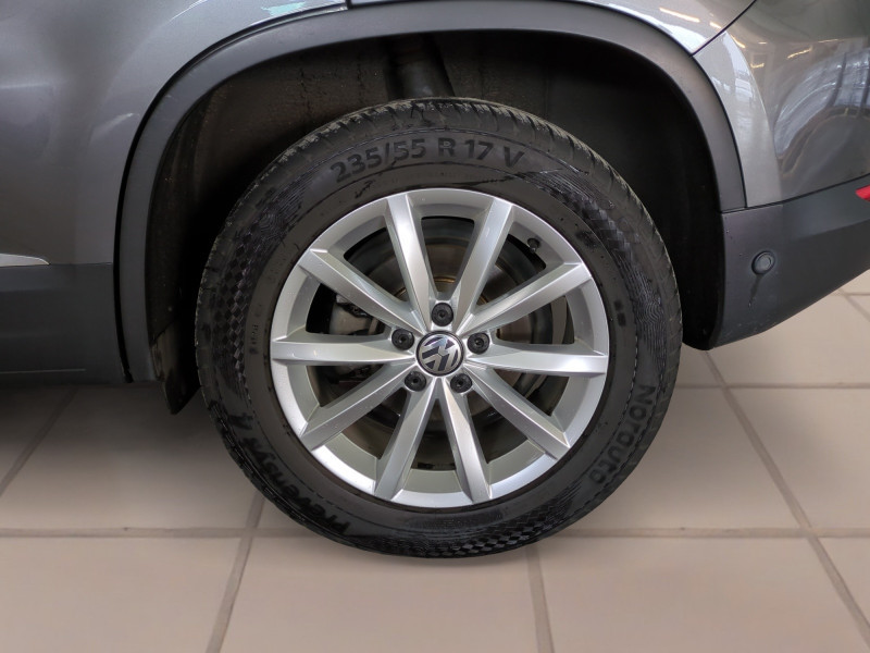 Photo 20 de l'offre de VOLKSWAGEN TIGUAN 2.0 TDI 110CH BLUEMOTION TECHNOLOGY FAP MATCH à 13490€ chez Automobiles 25