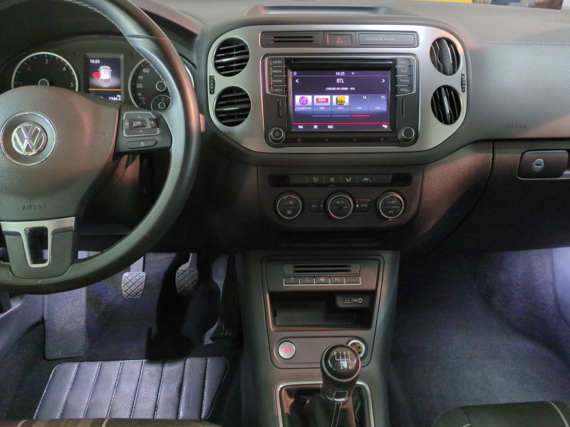 Photo 8 de l'offre de VOLKSWAGEN TIGUAN 2.0 TDI 110CH BLUEMOTION TECHNOLOGY FAP MATCH à 13490€ chez Automobiles 25