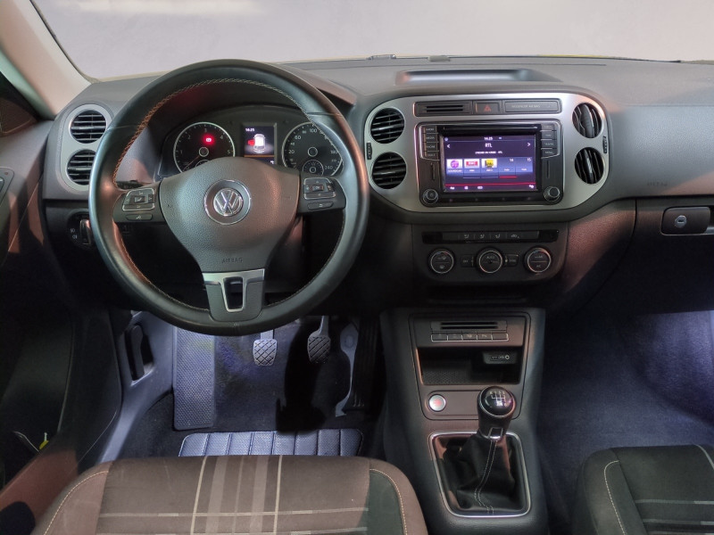 Photo 3 de l'offre de VOLKSWAGEN TIGUAN 2.0 TDI 110CH BLUEMOTION TECHNOLOGY FAP MATCH à 13490€ chez Automobiles 25