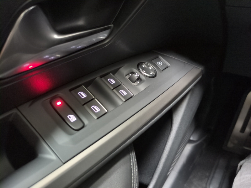 Photo 16 de l'offre de PEUGEOT 3008 1.2 HYBRID 136CH GT E-DCS6 - 22 % à 35995€ chez Automobiles 25