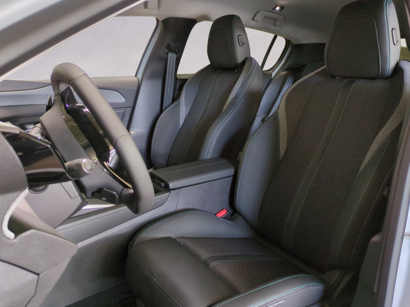 Photo 4 de l'offre de PEUGEOT 308 1.5 BLUEHDI 130CH S&S ALLURE EAT8 - 32 % à 26995€ chez Automobiles 25