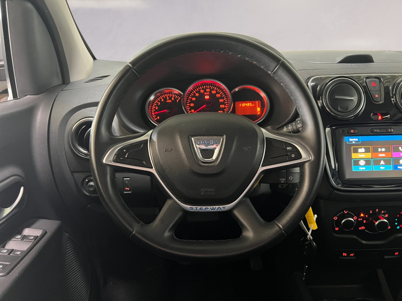 Photo 7 de l'offre de DACIA LODGY 1.5 BLUE DCI 115CH STEPWAY 7 PLACES à 12490€ chez Automobiles 25