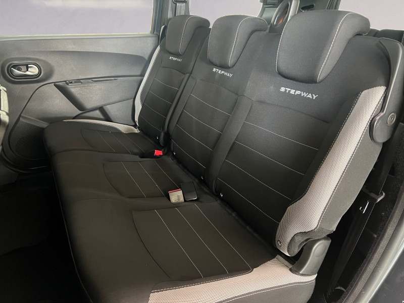 Photo 5 de l'offre de DACIA LODGY 1.5 BLUE DCI 115CH STEPWAY 7 PLACES à 12490€ chez Automobiles 25