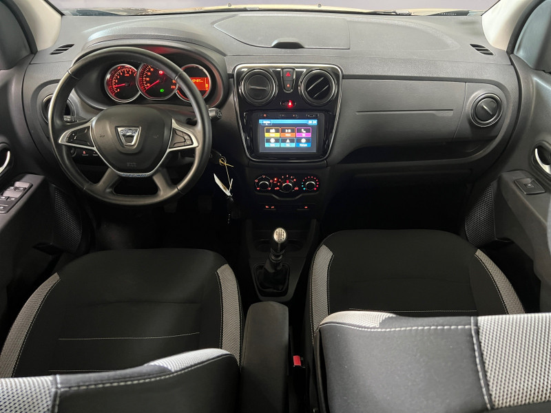 Photo 3 de l'offre de DACIA LODGY 1.5 BLUE DCI 115CH STEPWAY 7 PLACES à 12490€ chez Automobiles 25