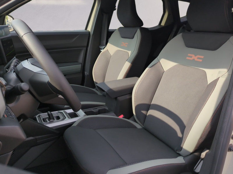 Photo 4 de l'offre de DACIA DUSTER 1.6 HYBRID 140CH EXTREME 4X2 - 4 % à 28999€ chez Automobiles 25