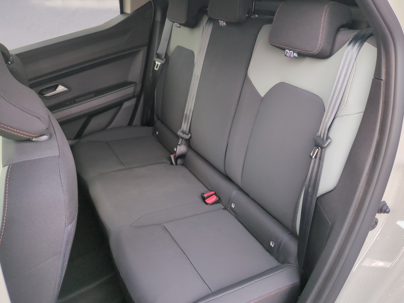 Photo 5 de l'offre de DACIA DUSTER 1.6 HYBRID 140CH EXTREME 4X2 - 4 % à 28999€ chez Automobiles 25