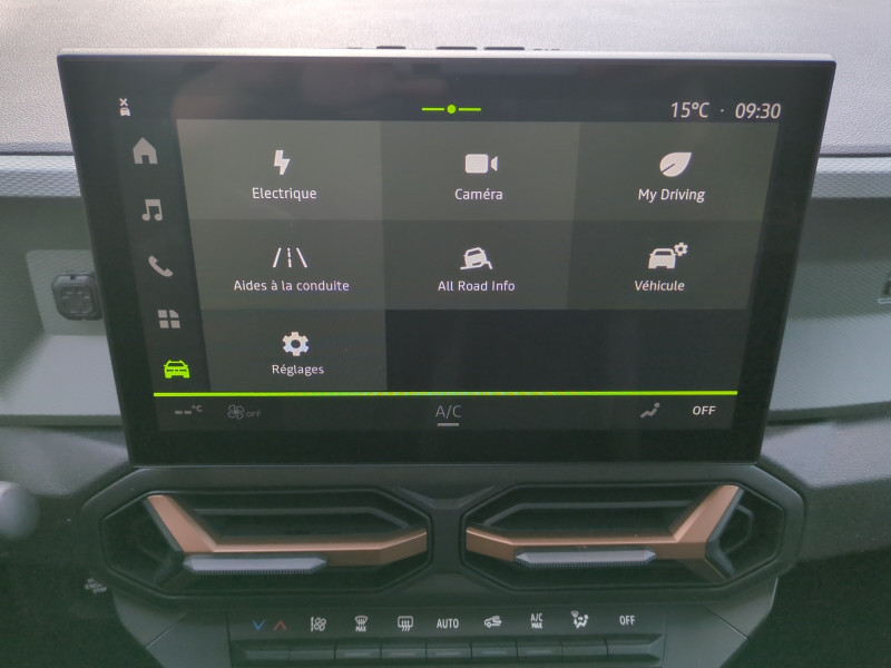 Photo 12 de l'offre de DACIA DUSTER 1.6 HYBRID 140CH EXTREME 4X2 - 4 % à 28999€ chez Automobiles 25