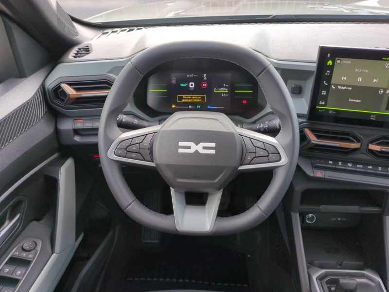 Photo 6 de l'offre de DACIA DUSTER 1.6 HYBRID 140CH EXTREME 4X2 - 4 % à 28999€ chez Automobiles 25