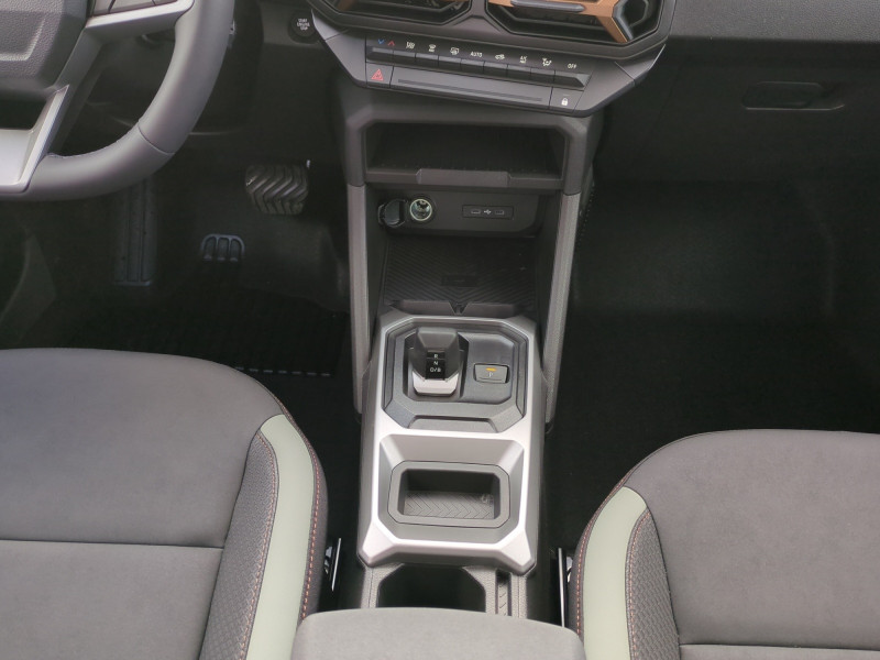 Photo 8 de l'offre de DACIA DUSTER 1.6 HYBRID 140CH EXTREME 4X2 - 4 % à 28999€ chez Automobiles 25