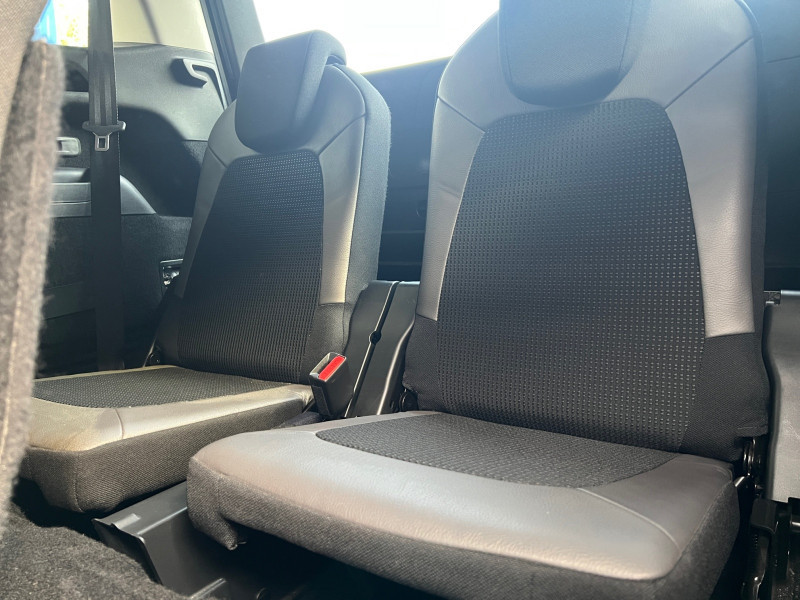 Photo 6 de l'offre de CITROEN GRAND C4 PICASSO BLUEHDI 150CH EXCLUSIVE S&S à 10990€ chez Automobiles 25