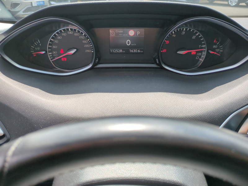 Photo 7 de l'offre de PEUGEOT 308 SW 1.5 BLUEHDI 130CH S&S ALLURE EAT6 à 12990€ chez Automobiles 25