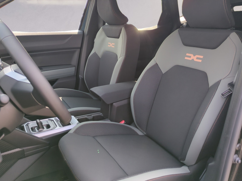 Photo 4 de l'offre de DACIA DUSTER 1.6 HYBRID 140CH EXTREME 4X2 - 4 % à 28999€ chez Automobiles 25