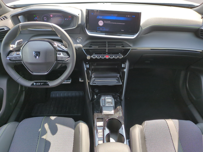 Photo 3 de l'offre de PEUGEOT 2008 1.2 HYBRID 136CH GT E-DCS6 - 23 % à 27999€ chez Automobiles 25