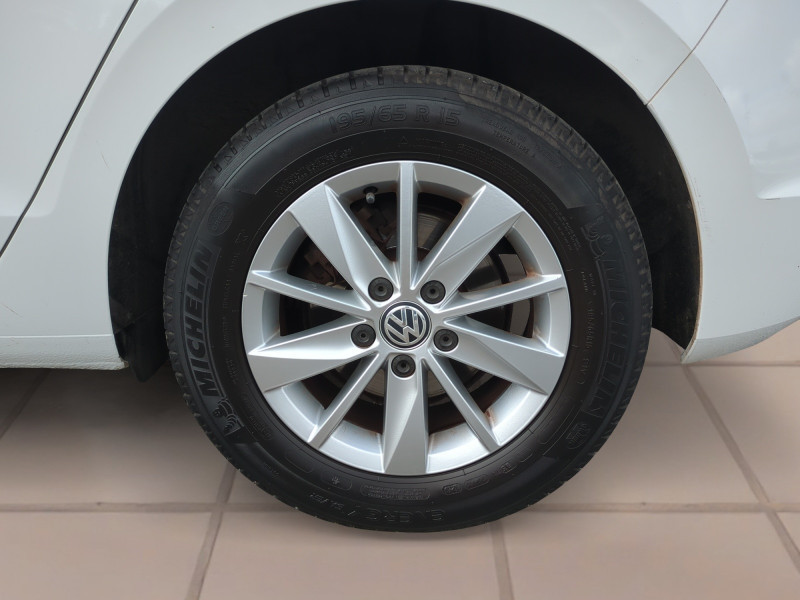Photo 19 de l'offre de VOLKSWAGEN GOLF SPORTSVAN 1.2 TSI 85CH BLUEMOTION TECHNOLOGY TRENDLINE à 10990€ chez Automobiles 25