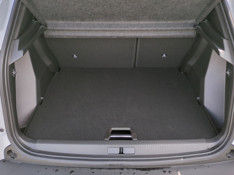 Photo 19 de l'offre de PEUGEOT 2008 1.2 HYBRID 136CH GT E-DCS6 - 23 % à 27999€ chez Automobiles 25