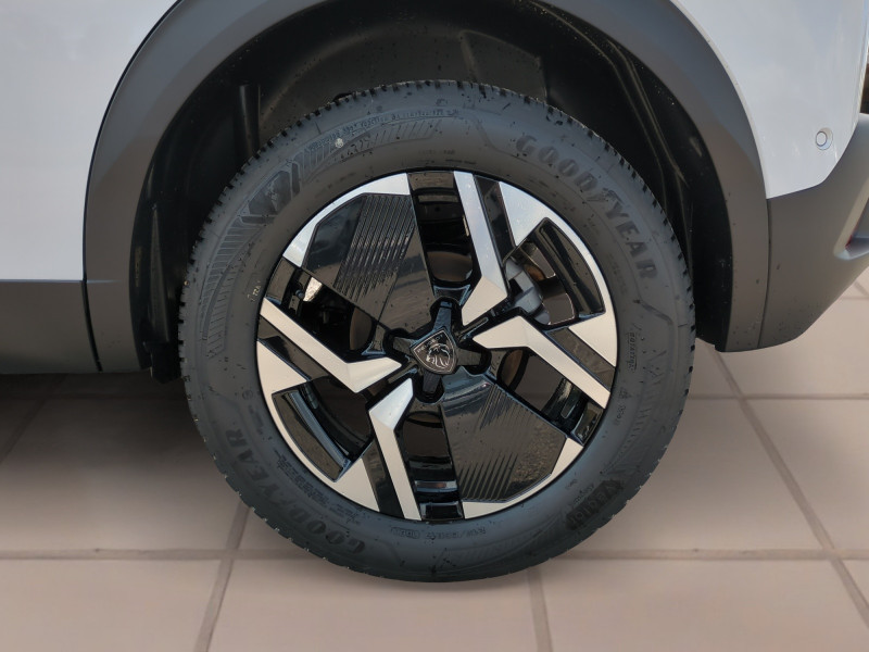 Photo 20 de l'offre de PEUGEOT 2008 1.2 HYBRID 136CH GT E-DCS6 - 23 % à 27999€ chez Automobiles 25