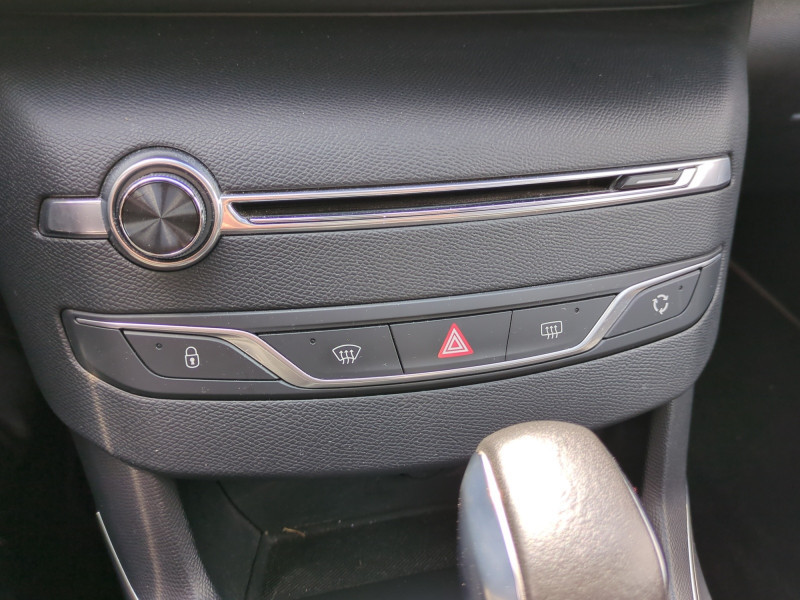 Photo 17 de l'offre de PEUGEOT 308 SW 1.5 BLUEHDI 130CH S&S ALLURE EAT6 à 12990€ chez Automobiles 25