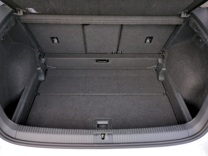 Photo 17 de l'offre de VOLKSWAGEN GOLF SPORTSVAN 1.2 TSI 85CH BLUEMOTION TECHNOLOGY TRENDLINE à 10990€ chez Automobiles 25