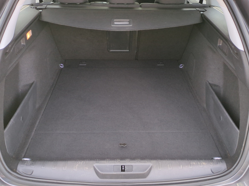 Photo 19 de l'offre de PEUGEOT 308 SW 1.5 BLUEHDI 130CH S&S ALLURE EAT6 à 12990€ chez Automobiles 25