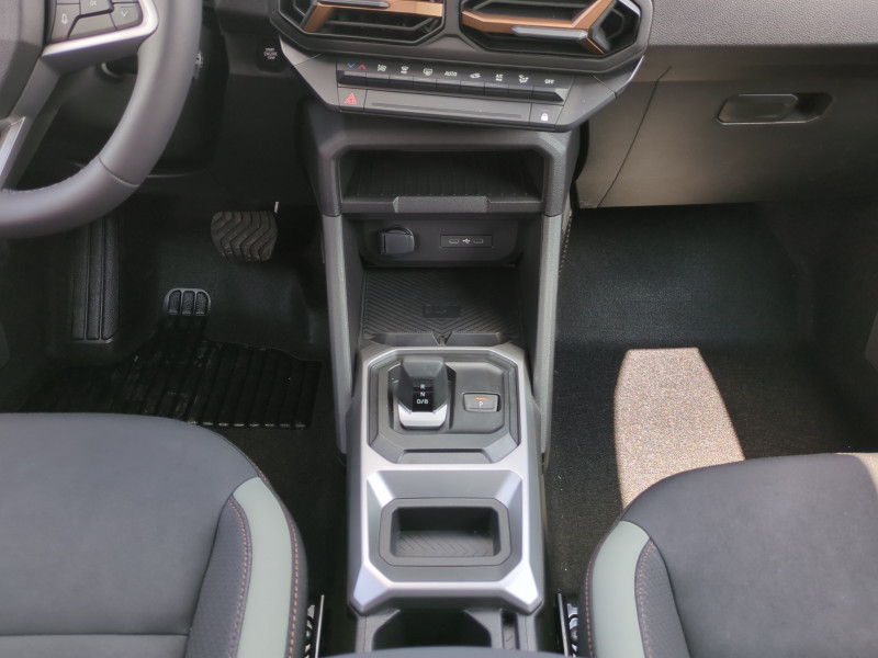 Photo 8 de l'offre de DACIA DUSTER 1.6 HYBRID 140CH EXTREME 4X2 - 4 % à 28999€ chez Automobiles 25