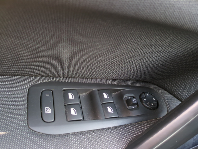 Photo 15 de l'offre de PEUGEOT 308 SW 1.5 BLUEHDI 130CH S&S ALLURE EAT6 à 12990€ chez Automobiles 25