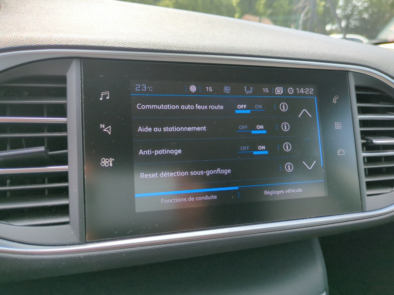 Photo 10 de l'offre de PEUGEOT 308 SW 1.5 BLUEHDI 130CH S&S ALLURE EAT6 à 12990€ chez Automobiles 25